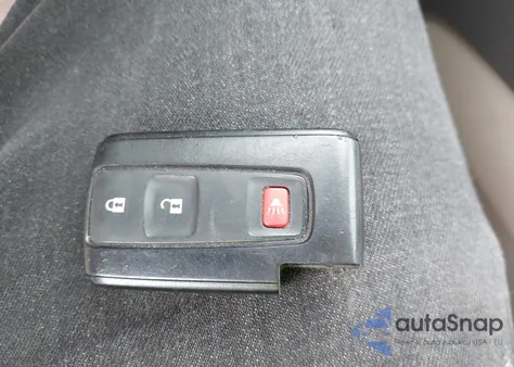 2005 Toyota Prius from USA, damaged, VIN JTDKB22U153080381